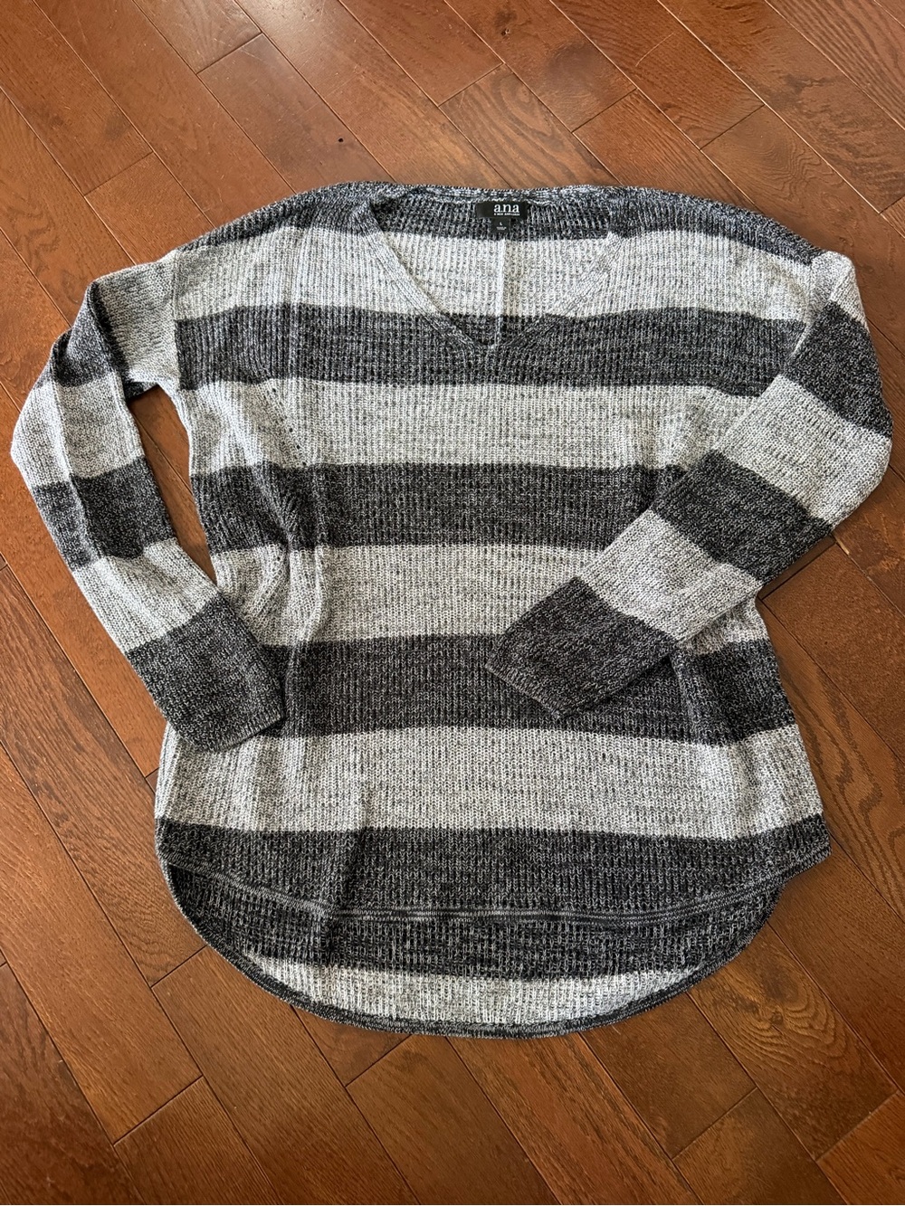 Women’s Large Tunic - a.n.a V-Neck Striped Pullover Sweater - Gray